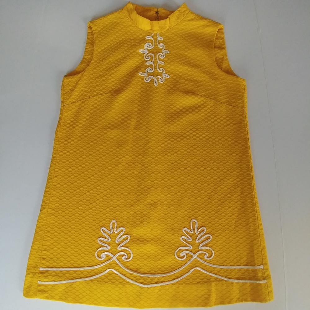Vintage 70s Mod Shift Mini Dress Textured Yllw S/M